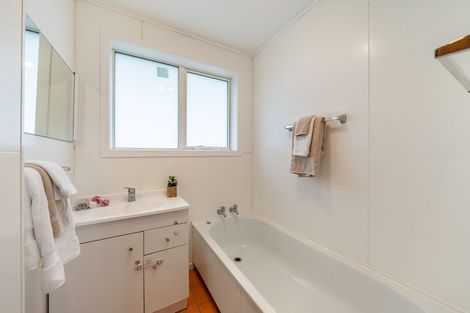 Photo of property in 10 Christchurch Crescent, Kelson, Lower Hutt, 5010