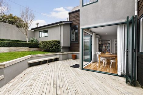 Photo of property in 52 Waru Street, Khandallah, Wellington, 6035