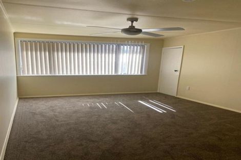 Photo of property in 65 Kelman Road, Kelston, Auckland, 0602