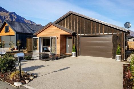 Photo of property in 3 Ward Street, Jacks Point, Queenstown, 9371