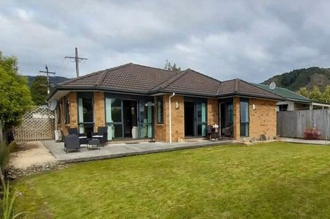 Photo of property in 72 Crampton Road, Reefton, 7830