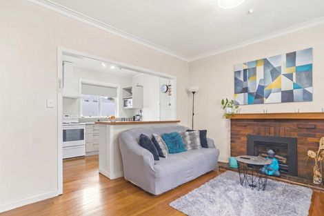 Photo of property in 15 Princes Street, Cambridge, 3434