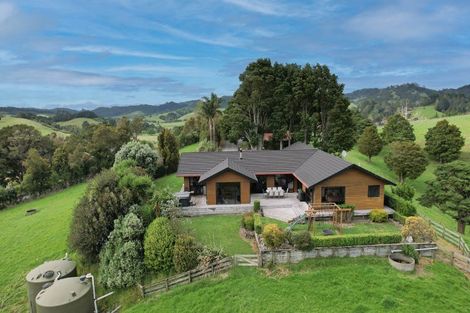Photo of property in 18 Pataua Road North, Whareora, Whangarei, 0175