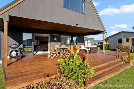 Photo of property in 135 Harbour Drive, Matarangi, Whitianga, 3592