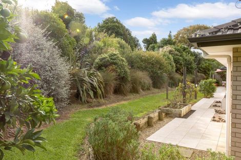 Photo of property in 24 Gavinike Place, Waimauku, 0812