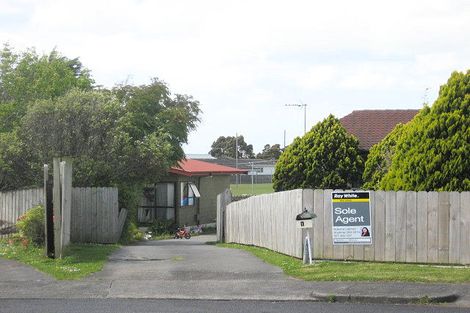 Photo of property in 13 Balwyn Place, Clendon Park, Auckland, 2103