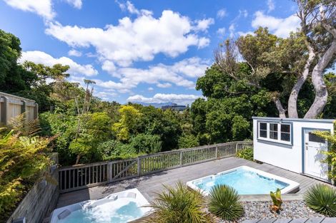 Photo of property in 25 Glen Almond Street, New Plymouth, 4310
