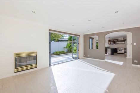 Photo of property in 15 Fordyce Avenue, Sunnyhills, Auckland, 2010