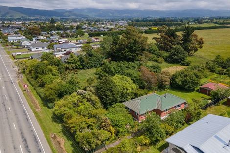 Photo of property in 58 Timaru Road, Waimate, 7924