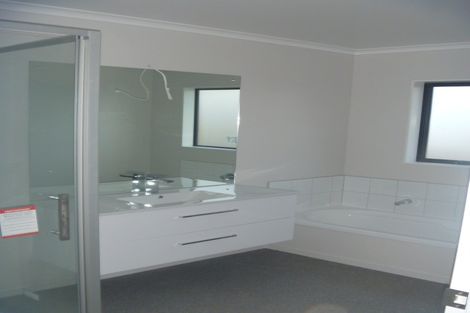 Photo of property in 13 Muirhill Place, Pokeno, 2402