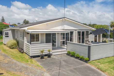 Photo of property in 118 Rua Avenue, Waitarere Beach, Levin, 5510