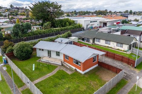 Photo of property in 15 Poaka Avenue, Dinsdale, Hamilton, 3204