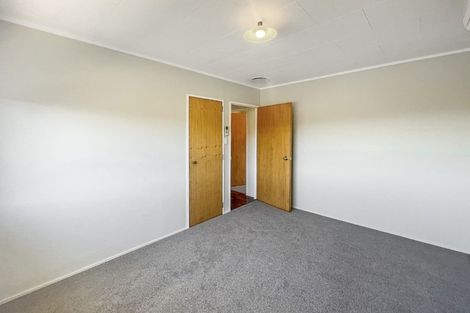 Photo of property in 7 Sunhaven Drive, Newlands, Wellington, 6037