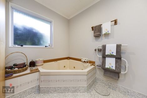 Photo of property in 86 Halcombe Road, Feilding, 4775