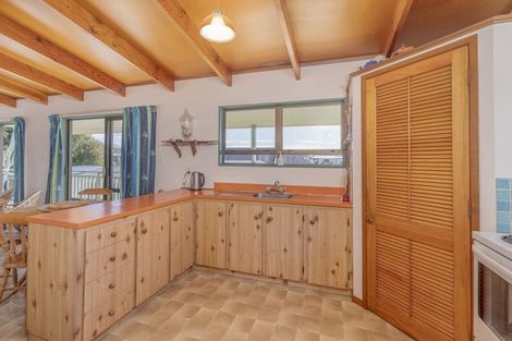 Photo of property in 20 Oyster Drive, Cooks Beach, Whitianga, 3591