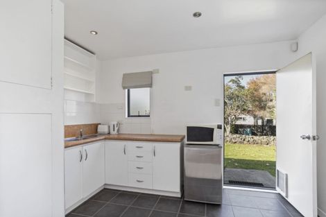 Photo of property in 8 Kiekie Road, Mangere Bridge, Auckland, 2022