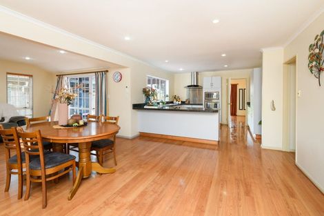 Photo of property in 2 Rosebank Avenue, Kelvin Grove, Palmerston North, 4414