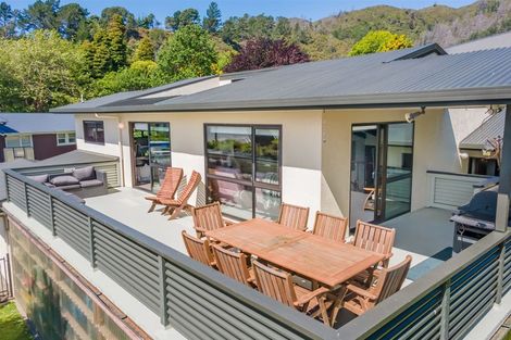 Photo of property in 18b Kamahi Street, Stokes Valley, Lower Hutt, 5019