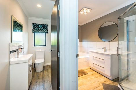Photo of property in 8 Rifleman Lane, Paraparaumu Beach, Paraparaumu, 5032