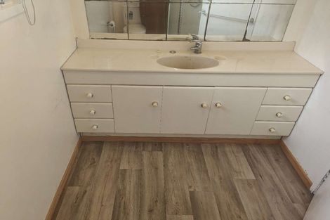 Photo of property in 41 Takapu Street, Henderson, Auckland, 0612