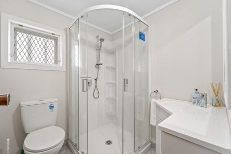 Photo of property in 10 Fairway Avenue, Red Beach, 0932