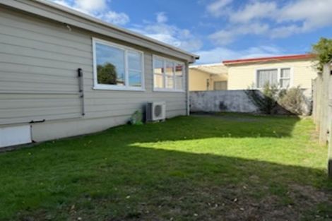 Photo of property in 5 Wha Street, Lyall Bay, Wellington, 6022