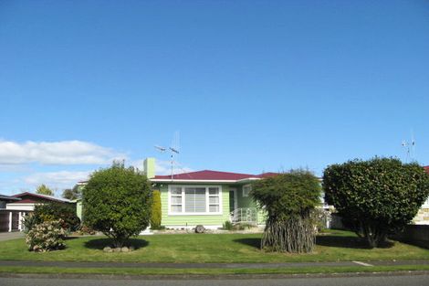 Photo of property in 12 Marlborough Street, Levin, 5510