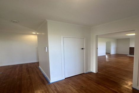 Photo of property in 479 Waitakere Road, Taupaki, Henderson, 0782