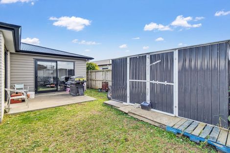 Photo of property in 16 Opouatu Avenue, Glenbrook, 2681