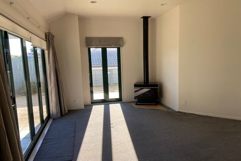 Photo of property in 1/17 Hart Road, Hauraki, Auckland, 0622