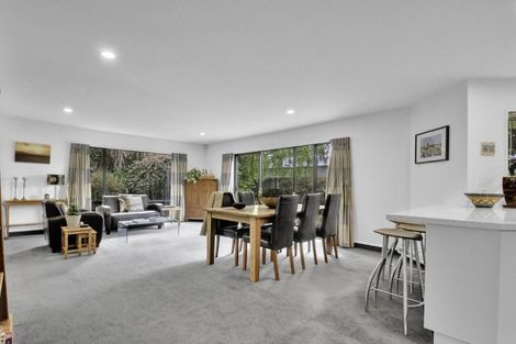 Photo of property in 28 Huntingdon Place, Avonhead, Christchurch, 8042