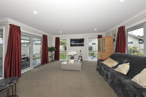 Photo of property in 10a Franklin Drive, Rangiora, 7400