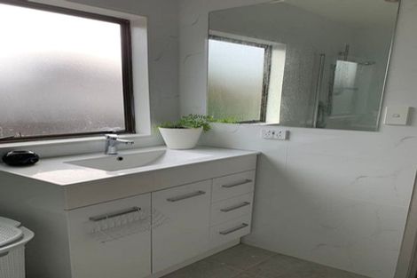 Photo of property in 2/116 Bucklands Beach Road, Bucklands Beach, Auckland, 2012