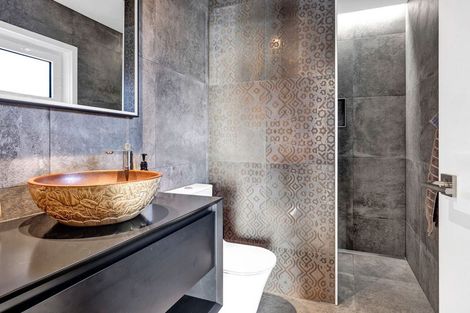 Photo of property in Tapuae, 21 Washer Road, Omata, New Plymouth, 4374