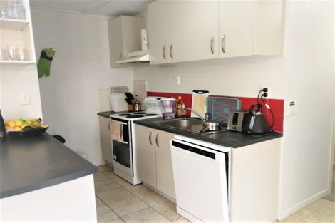 Photo of property in 16 Trinidad Road, Sunnynook, Auckland, 0620