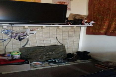 Photo of property in 60 Kelburn Parade, Kelburn, Wellington, 6012