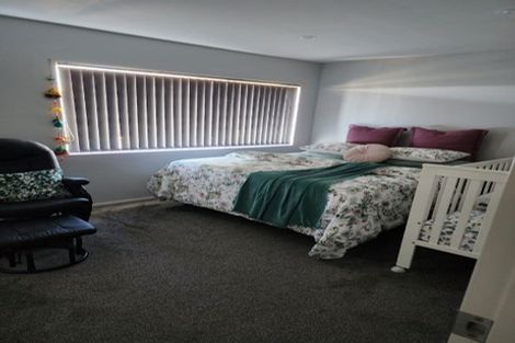 Photo of property in 75 Bordeaux Parade, Te Atatu South, Auckland, 0610