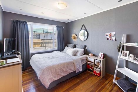 Photo of property in 20 Pamu Place, Waitara, 4320