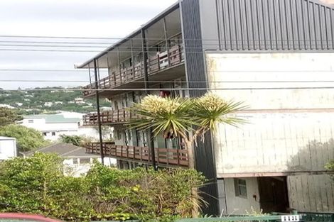 Photo of property in Beresford Apartments, 5/118 Russell Terrace, Berhampore, Wellington, 6023