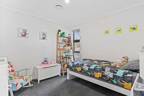 Photo of property in 2712 South Head Road, South Head, Helensville, 0874