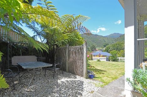 Photo of property in 39 Wairau Road, Picton, 7220