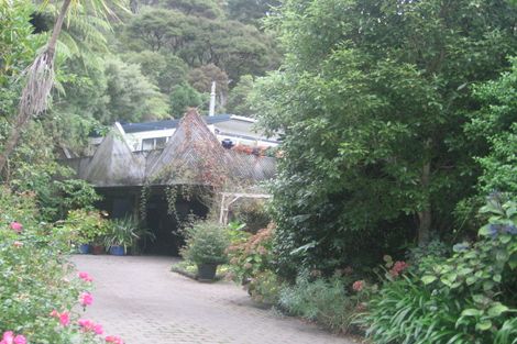 Photo of property in 12 Whiorau Grove, Lowry Bay, Lower Hutt, 5013