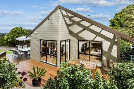 Photo of property in 9 Cairnbrae Court, Northcross, Auckland, 0632