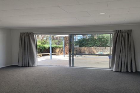 Photo of property in 50 Redlands Grove, Swanson, Auckland, 0612