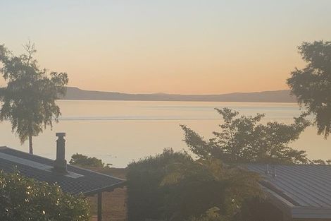 Photo of property in 2 Nisbet Terrace, Kinloch, Taupo, 3377