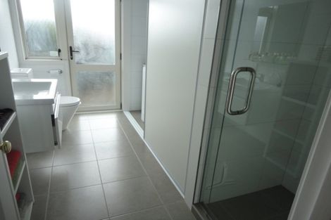 Photo of property in 12b Karetu Road, Greenlane, Auckland, 1051