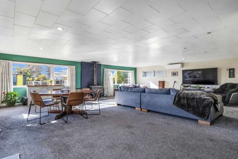 Photo of property in 37 Kawaha Point Road, Fairy Springs, Rotorua, 3015