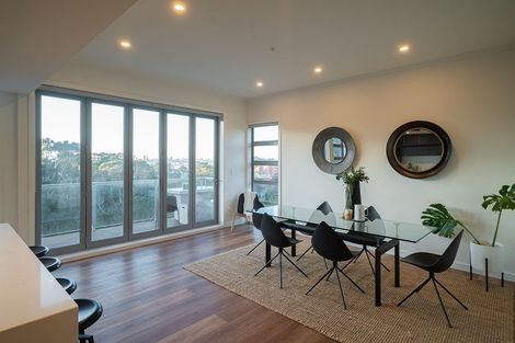 Photo of property in 8b Huka Road, Birkenhead, Auckland, 0626