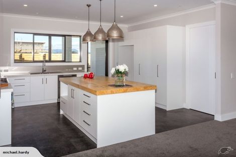 Photo of property in 148 Kupe Drive, Whitianga, 3510