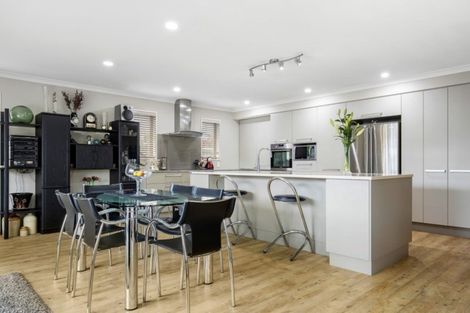 Photo of property in 10 Devon Crescent, Darfield, 7510